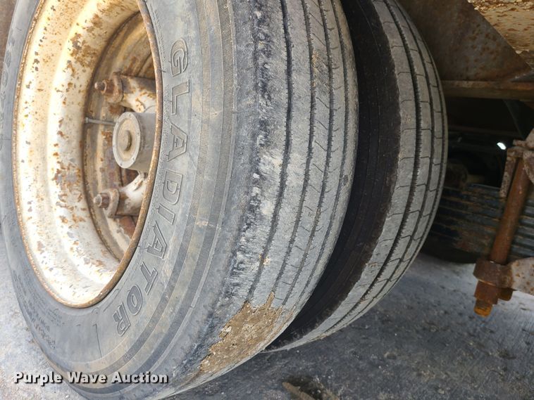 image for item JW9839 1987 Trail King HG  lowboy equipment trailer