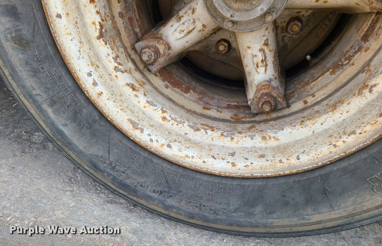 image for item JW9839 1987 Trail King HG  lowboy equipment trailer