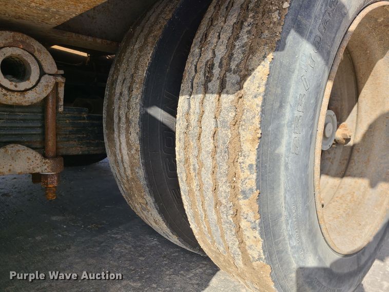 image for item JW9839 1987 Trail King HG  lowboy equipment trailer