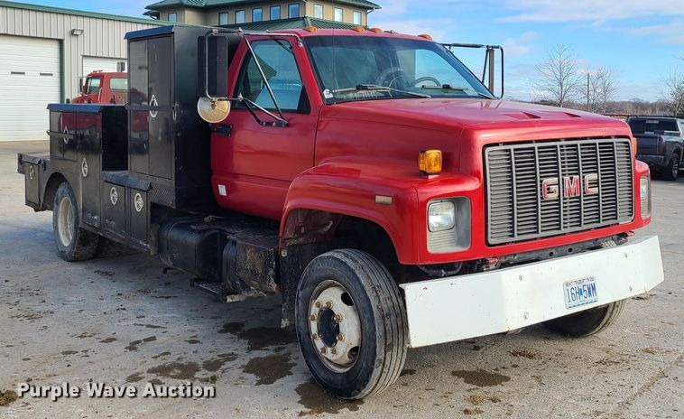 image for item JW9840 1995 GMC C6500  utility / service truck