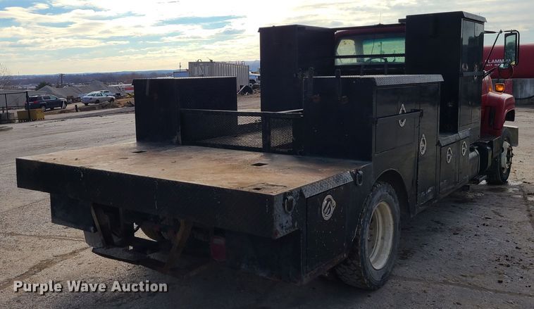 image for item JW9840 1995 GMC C6500  utility / service truck