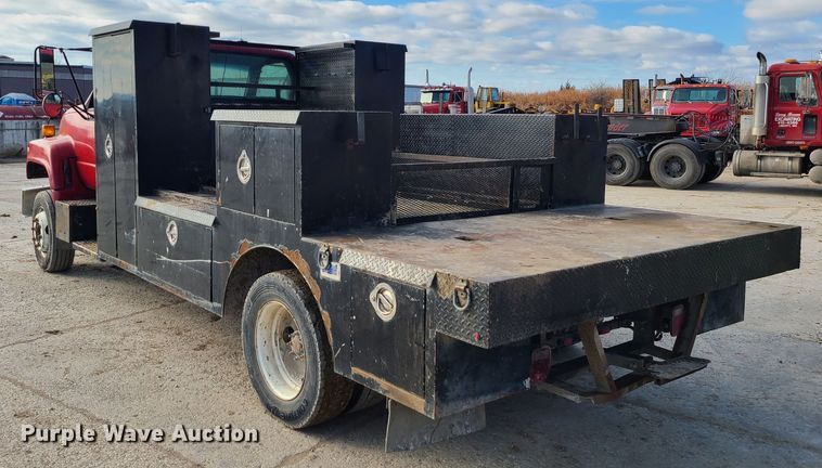 image for item JW9840 1995 GMC C6500  utility / service truck