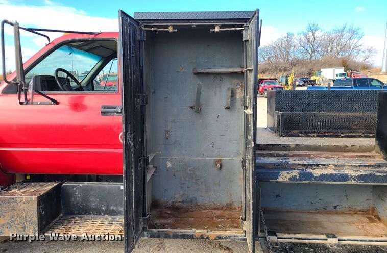 image for item JW9840 1995 GMC C6500  utility / service truck