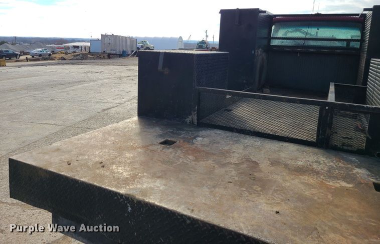 image for item JW9840 1995 GMC C6500  utility / service truck