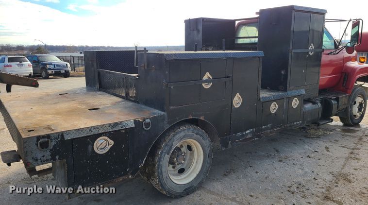 image for item JW9840 1995 GMC C6500  utility / service truck