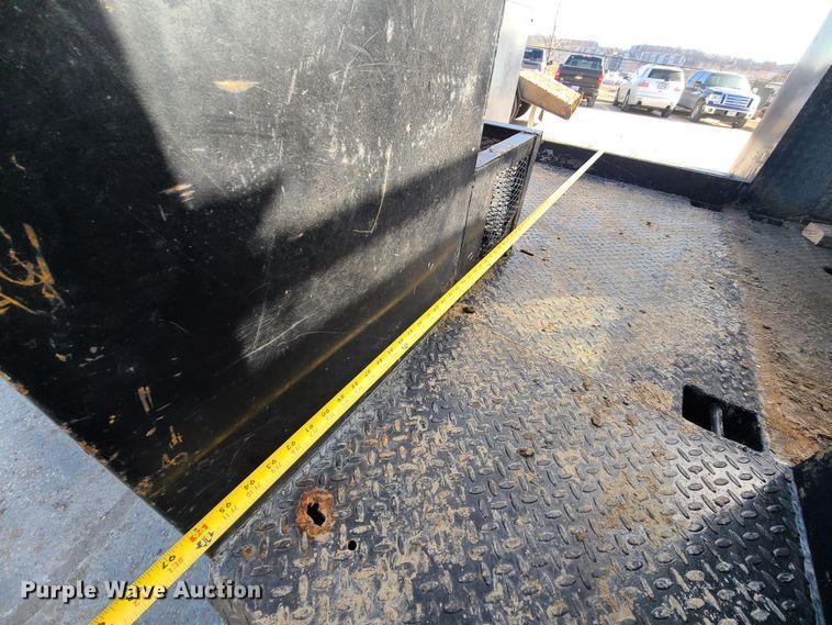 image for item JW9840 1995 GMC C6500  utility / service truck