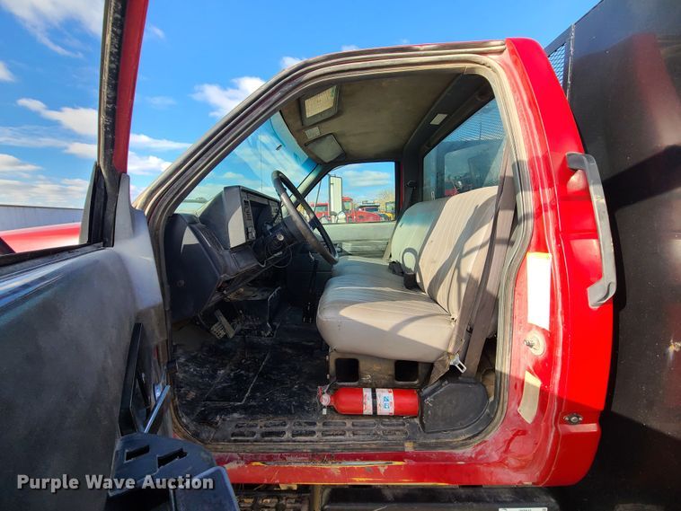 image for item JW9840 1995 GMC C6500  utility / service truck