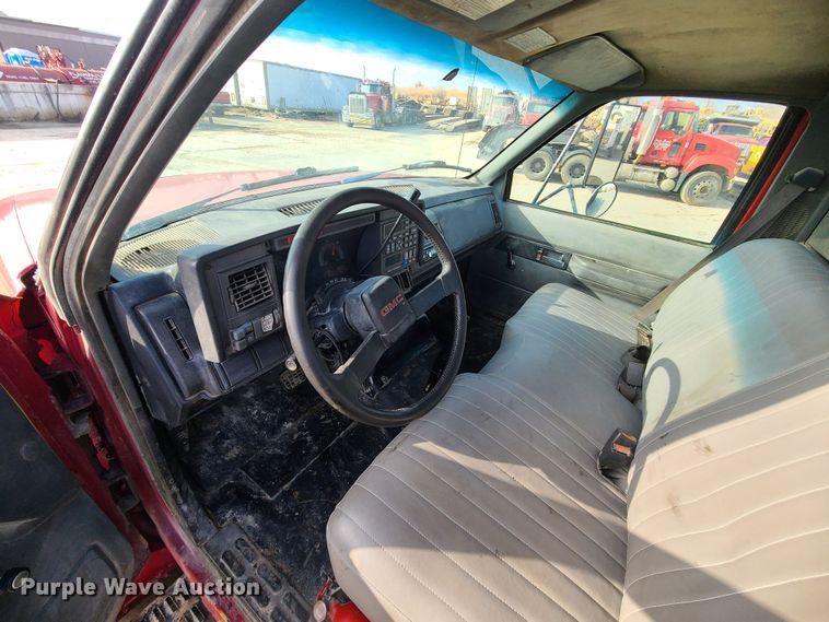 image for item JW9840 1995 GMC C6500  utility / service truck