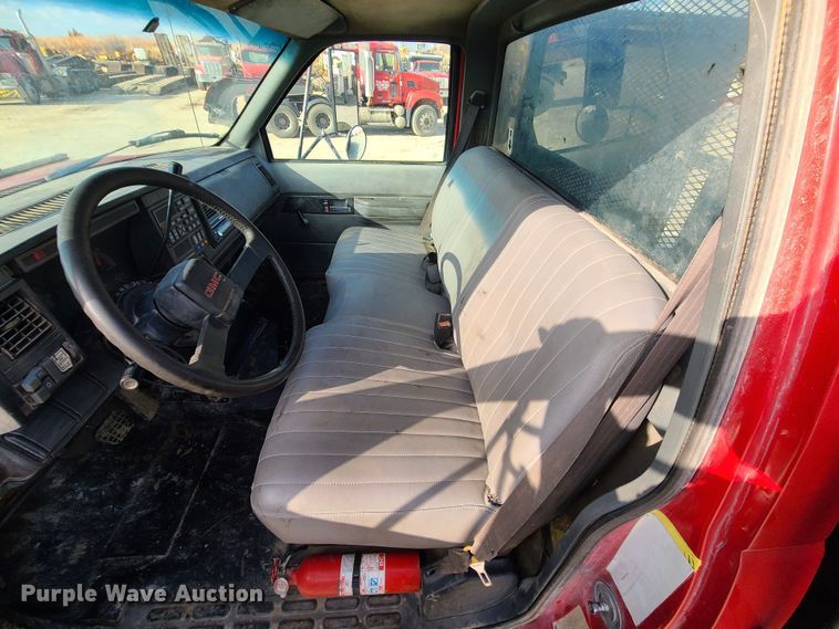 image for item JW9840 1995 GMC C6500  utility / service truck