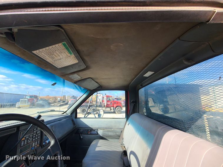 image for item JW9840 1995 GMC C6500  utility / service truck