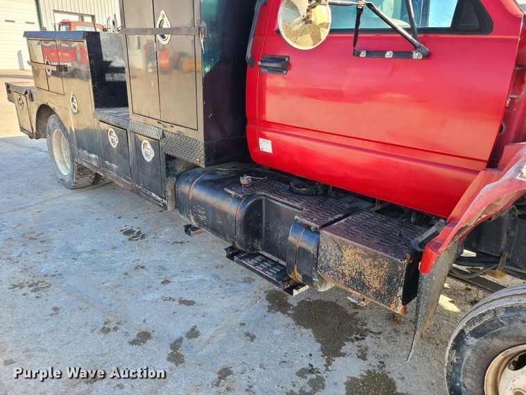 image for item JW9840 1995 GMC C6500  utility / service truck