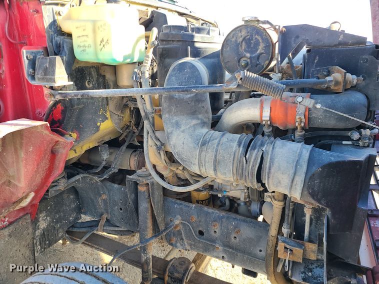 image for item JW9840 1995 GMC C6500  utility / service truck