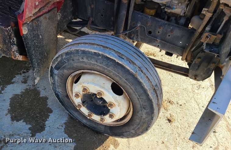 image for item JW9840 1995 GMC C6500  utility / service truck