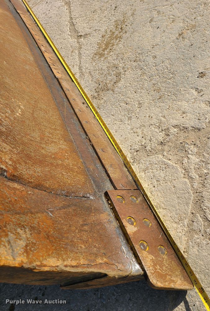 image for item JW9841 1975 Caterpillar 815  soil compactor