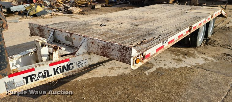 image for item JW9842 2000 Trail King TK20-2400  equipment trailer
