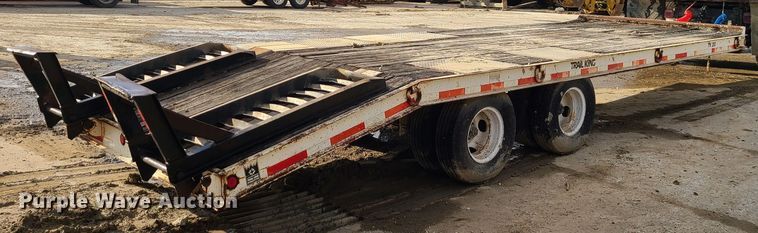image for item JW9842 2000 Trail King TK20-2400  equipment trailer