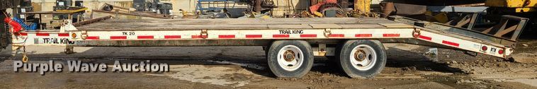 image for item JW9842 2000 Trail King TK20-2400  equipment trailer