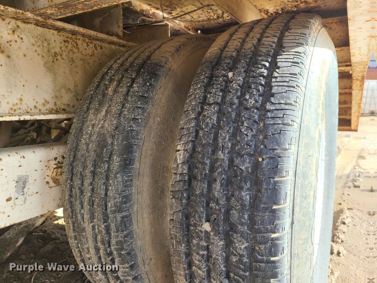 image for item JW9842 2000 Trail King TK20-2400  equipment trailer