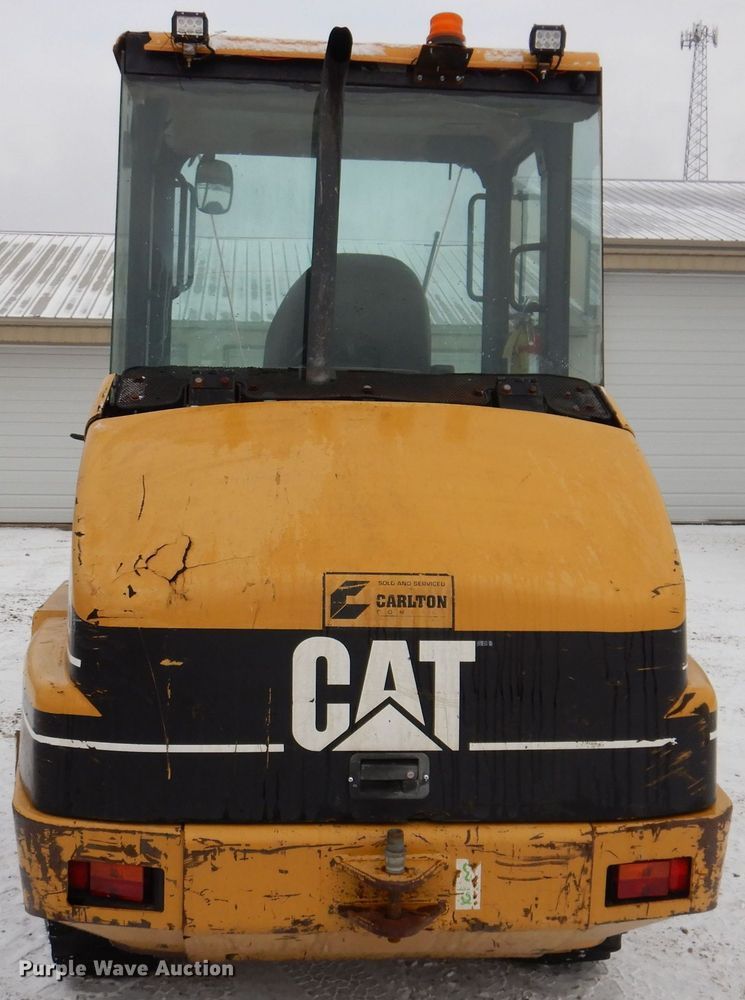 image for item KW9543 1999 Caterpillar 902  wheel loader