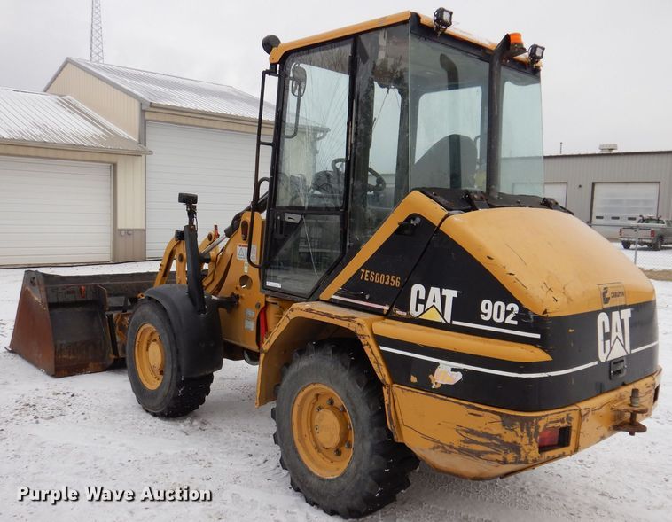 image for item KW9543 1999 Caterpillar 902  wheel loader