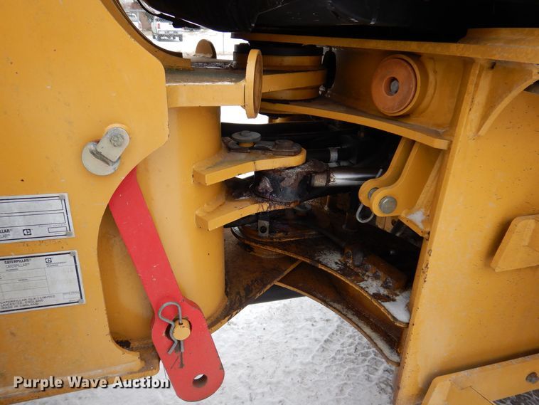image for item KW9543 1999 Caterpillar 902  wheel loader