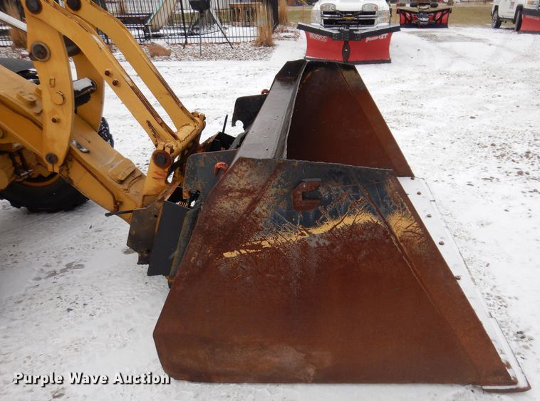 image for item KW9543 1999 Caterpillar 902  wheel loader