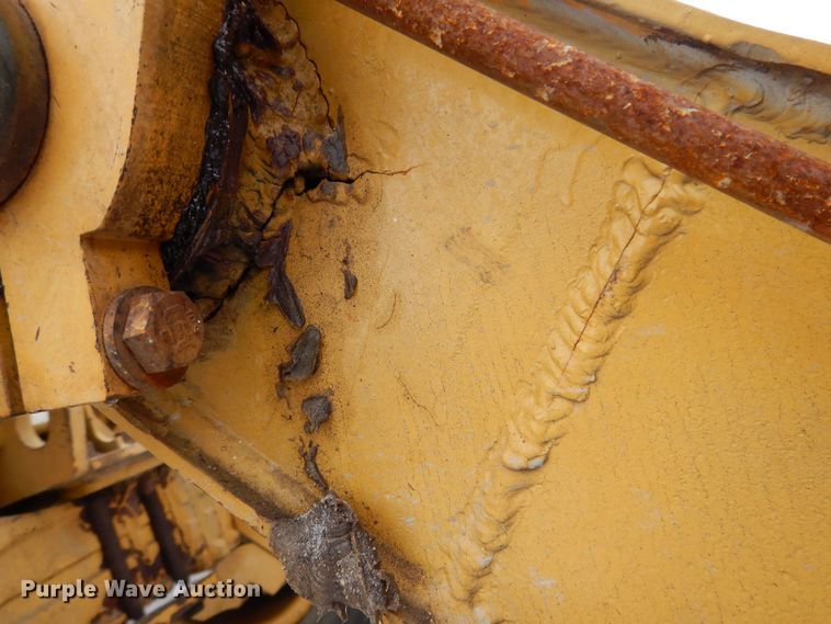 image for item KW9543 1999 Caterpillar 902  wheel loader