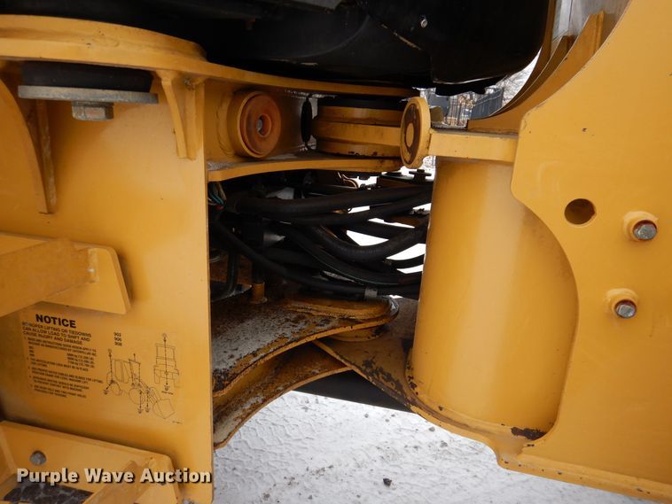 image for item KW9543 1999 Caterpillar 902  wheel loader