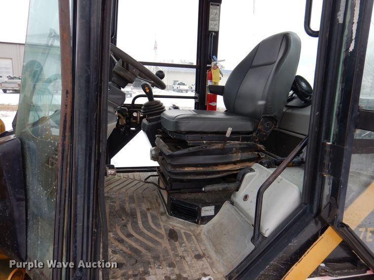image for item KW9543 1999 Caterpillar 902  wheel loader