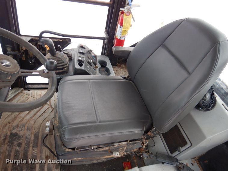 image for item KW9543 1999 Caterpillar 902  wheel loader