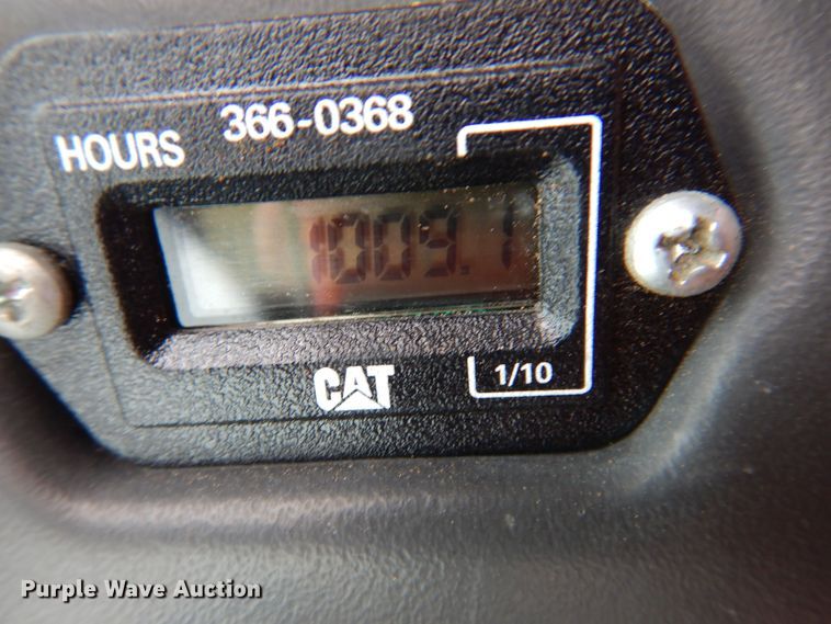 image for item KW9543 1999 Caterpillar 902  wheel loader