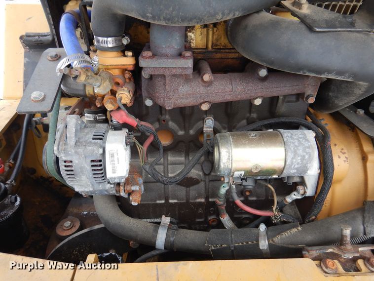 image for item KW9543 1999 Caterpillar 902  wheel loader