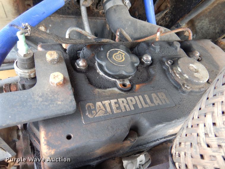 image for item KW9543 1999 Caterpillar 902  wheel loader
