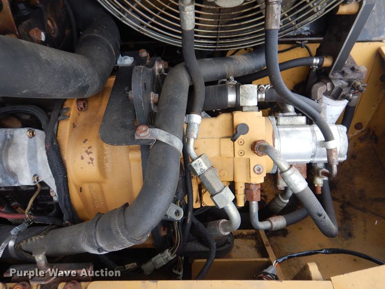 image for item KW9543 1999 Caterpillar 902  wheel loader