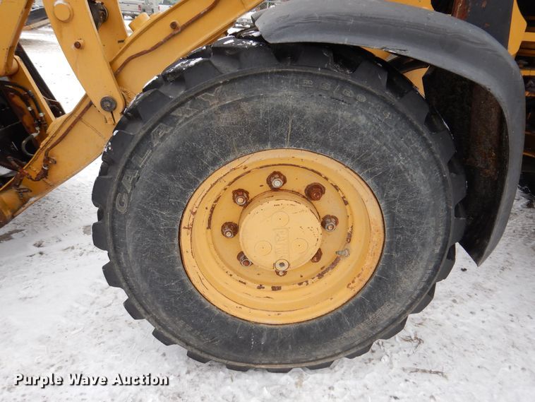 image for item KW9543 1999 Caterpillar 902  wheel loader
