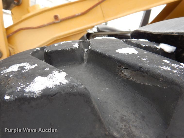 image for item KW9543 1999 Caterpillar 902  wheel loader