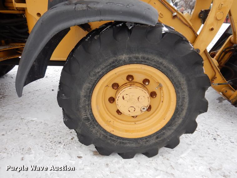 image for item KW9543 1999 Caterpillar 902  wheel loader