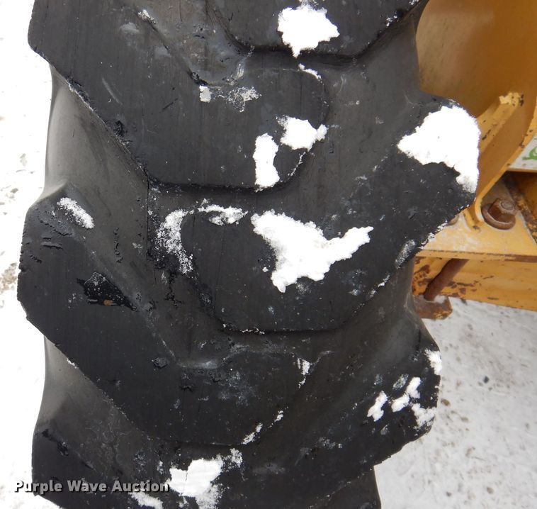 image for item KW9543 1999 Caterpillar 902  wheel loader