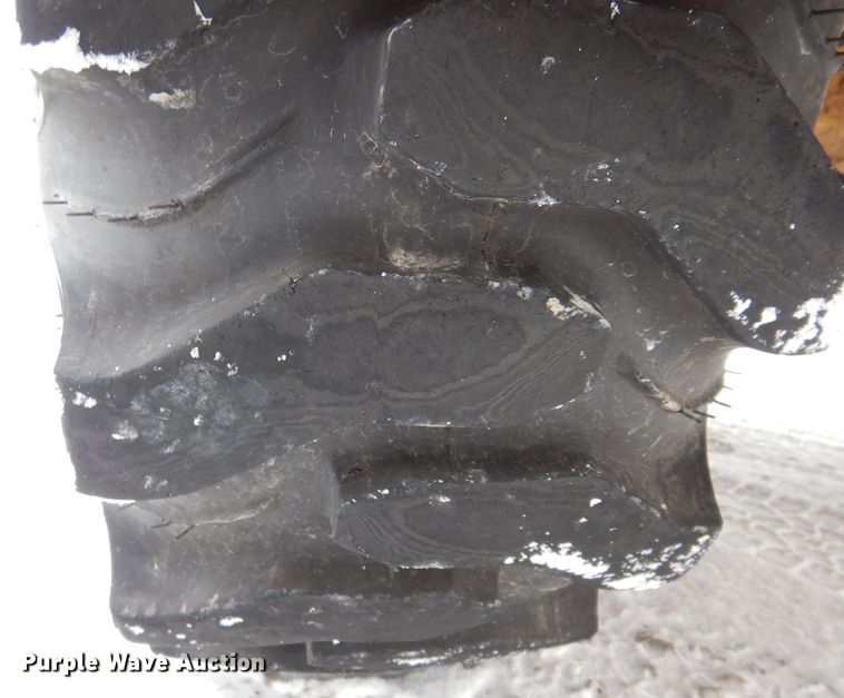 image for item KW9543 1999 Caterpillar 902  wheel loader