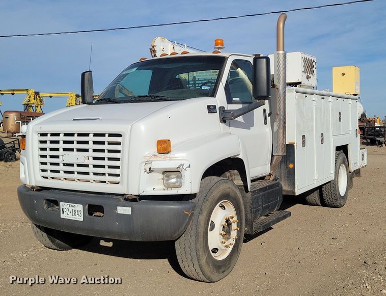 image for item LG9442 2008 Chevrolet C7500  utility / service truck