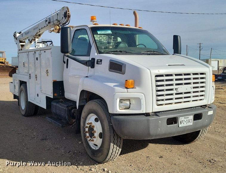 image for item LG9442 2008 Chevrolet C7500  utility / service truck