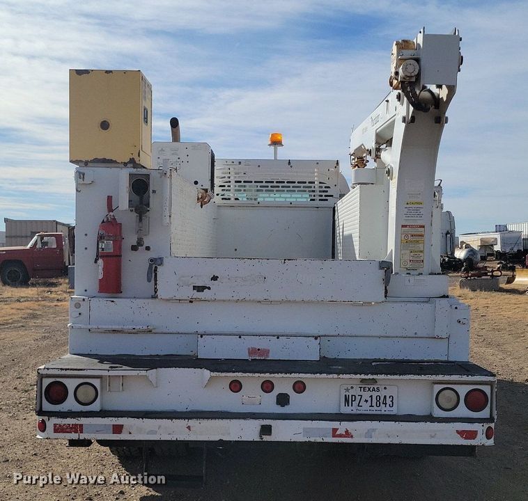 image for item LG9442 2008 Chevrolet C7500  utility / service truck