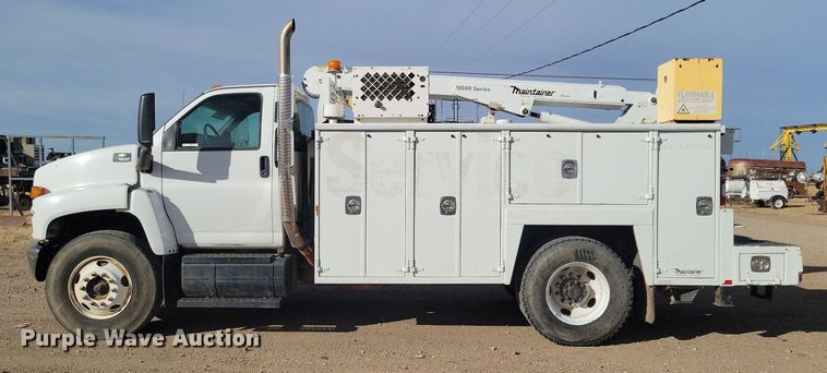 image for item LG9442 2008 Chevrolet C7500  utility / service truck
