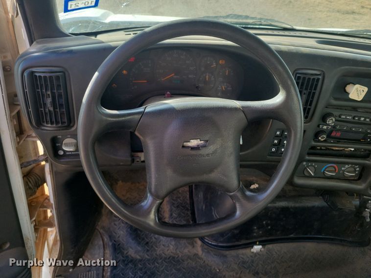 image for item LG9442 2008 Chevrolet C7500  utility / service truck