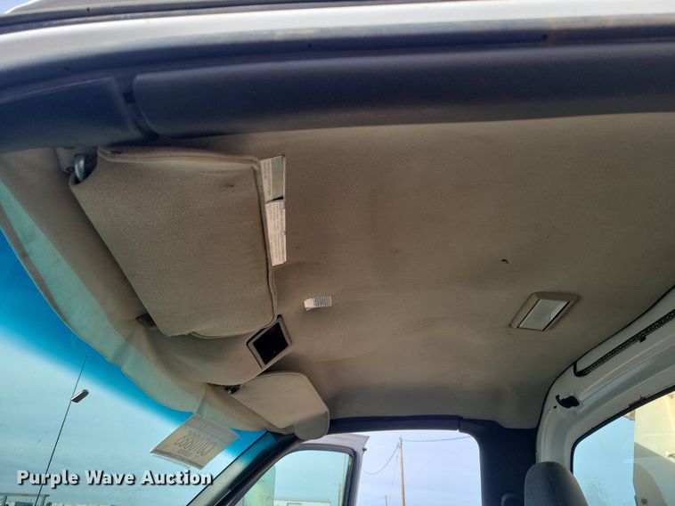 image for item LG9442 2008 Chevrolet C7500  utility / service truck