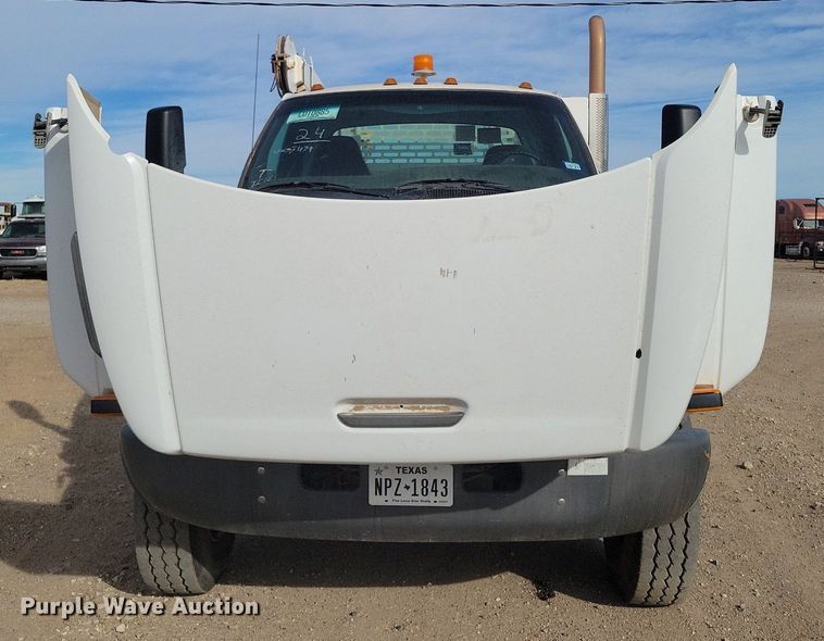 image for item LG9442 2008 Chevrolet C7500  utility / service truck
