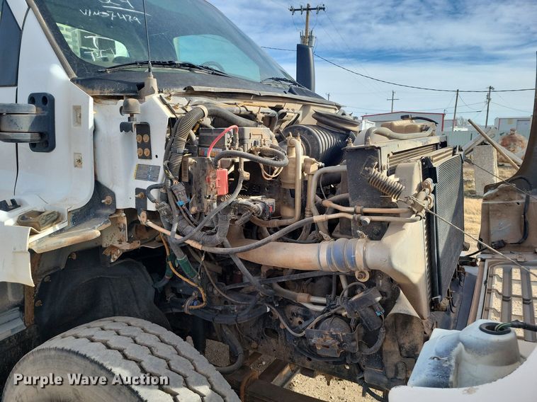 image for item LG9442 2008 Chevrolet C7500  utility / service truck