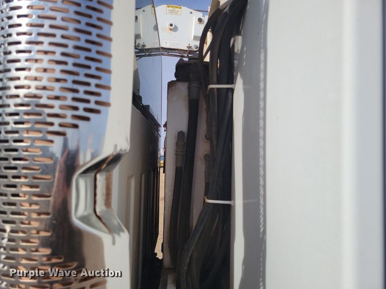 image for item LG9442 2008 Chevrolet C7500  utility / service truck