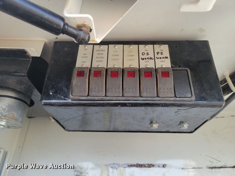 image for item LG9442 2008 Chevrolet C7500  utility / service truck