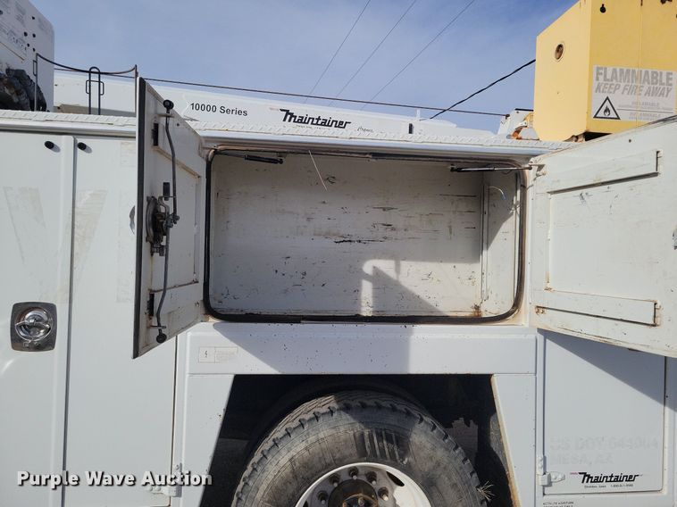 image for item LG9442 2008 Chevrolet C7500  utility / service truck